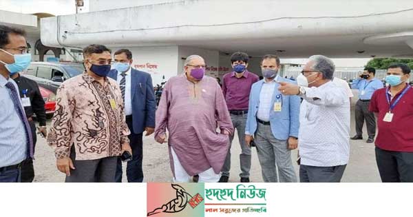বিমানবন্দরে ল্যাব পরিদর্শনে প্রবাসীকল্যাণমন্ত্রী