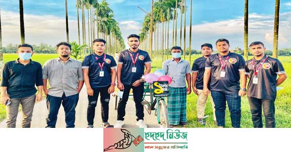 হাটহাজারীতে ১টাকায় বস্ত্রের গাড়ি উপহার