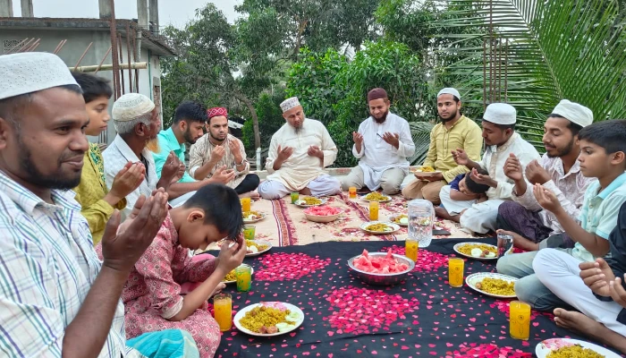 বড়হাতিয়া জামায়াতের  আলোচনা সভা ও ইফতার পার্টি অনুষ্ঠিত